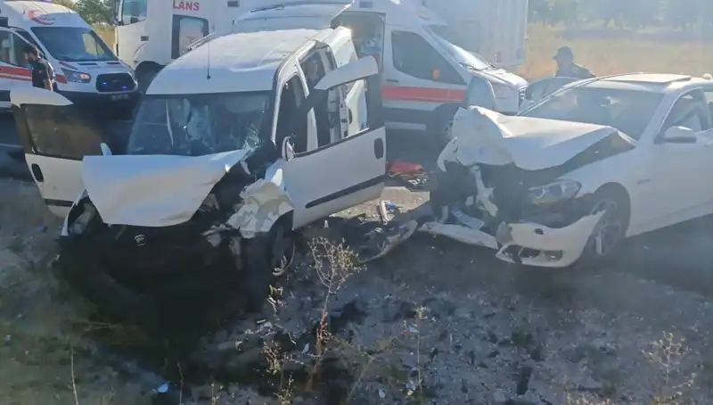 Nevşehir’de Korkunç Trafik Kazası: 14 Yaralı, Olayın Sebepleri Neler?