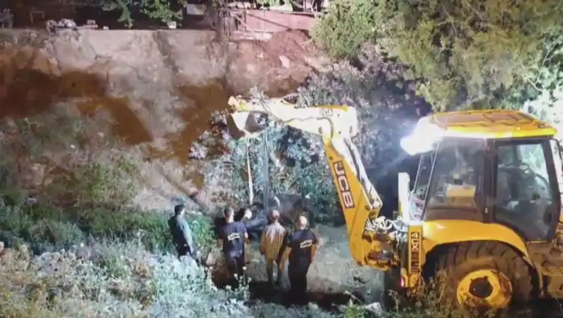 Hatay'da İneğin Kurtarılması İçin Eşsiz Bir Operasyon Gerçekleşti