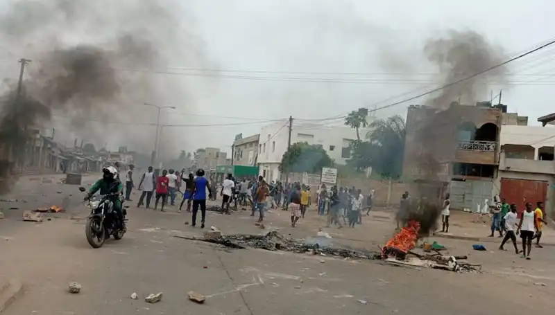 Togo'da Protestolar Sırasında Nehirlerde Yerde Cesetler Bulundu