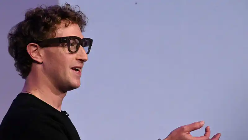 Zuckerberg'den Devrim Niteliğinde Gözlük: Yapay Zeka Geleceği Şekillendiriyor