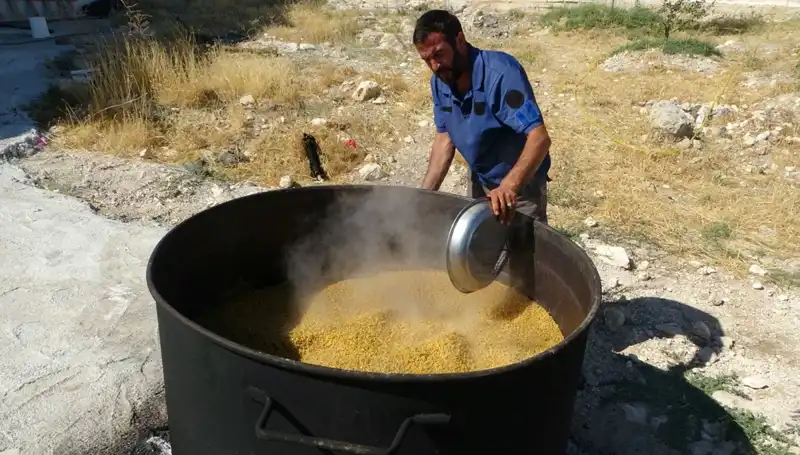 Ağustos'un Eğlencesi: Yerel Festivallerde İhtişamlı Gelenekler Canlanıyor