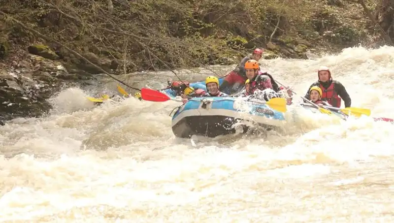 Rafting Tutkunları İçin Molası: Debi Arttı, Nehirde Renkli Anlar Yaşanıyor!