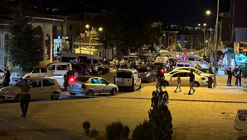 İki Aile Arasındaki Kavga Kanlı Bitmeyecek Gibi: 1 Ağır Yaralı