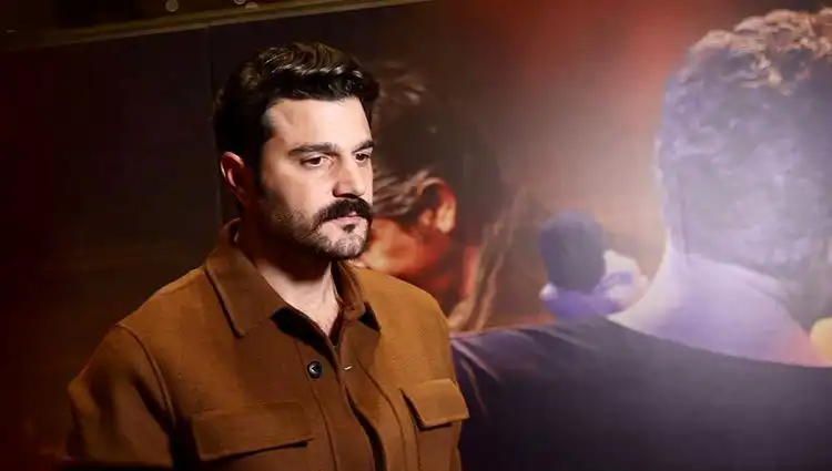 Murat Göğebakan: Kalbim Yaralı Dizisinde Hangi Ünlü İsimler Rol Alıyor?