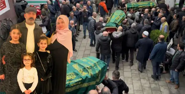 Rize'deki Acı Veda: Strasbourg'da Hayatını Kaybeden Kız Kardeşler Son Yolculuğuna Uğurlandı