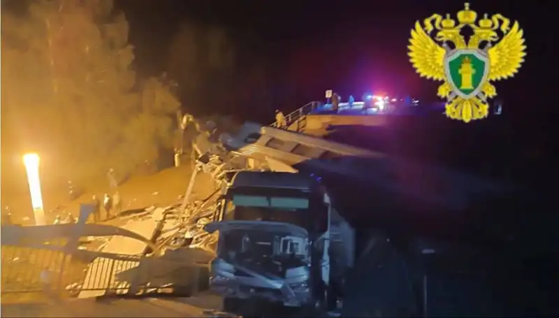 Rusya'da Köprü Çöktü, Tren Raydan Çıktı: Felaketin Ardındaki Gerçekler