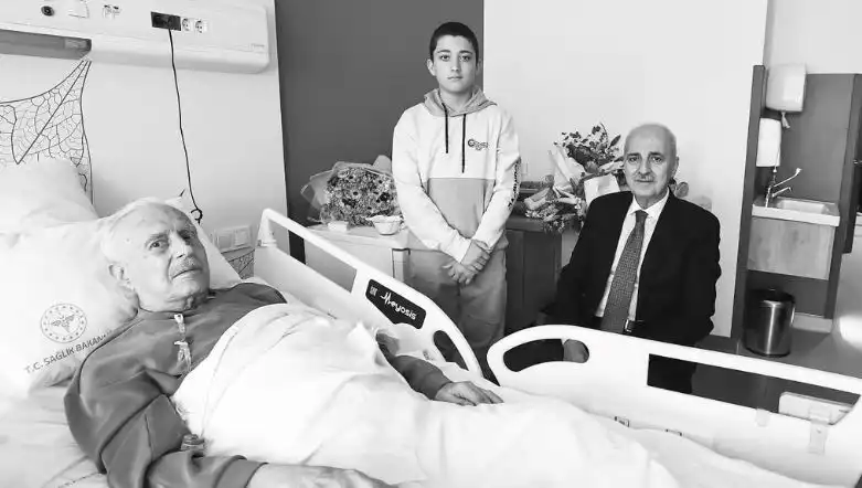 AK Parti'nin Kurucu İsimlerinden Burhan Abiş Hayatını Kaybetti