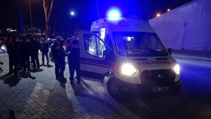 Silahlı Kavga Parkta Dehşet Saçtı: İki Grup Arasında Çatışma!
