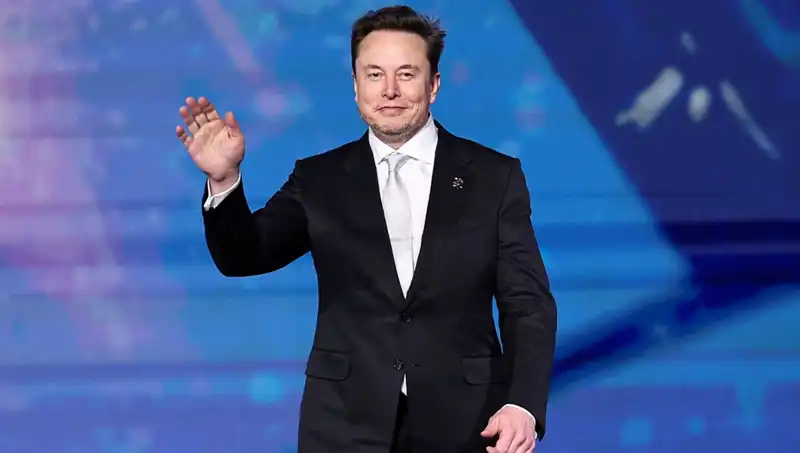 Tesla, Elektrikli Araç Pazarında Şok Gelişme: "Canavar" Rafa Kaldırıldı