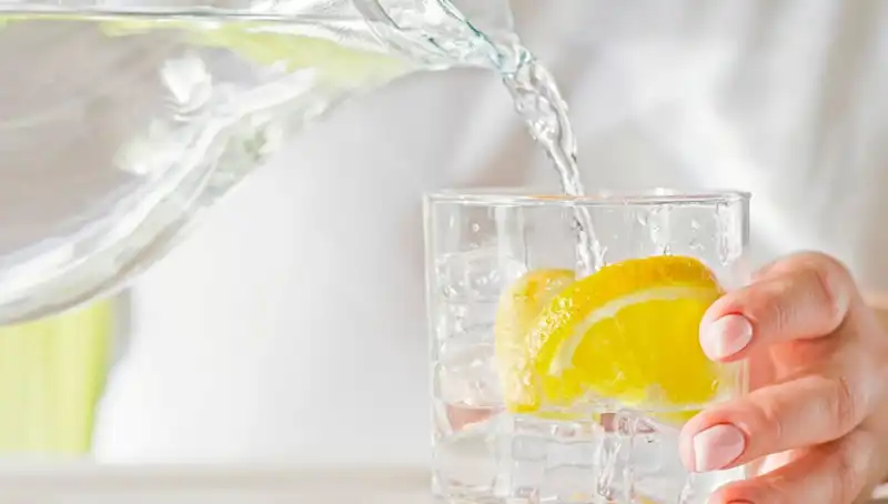 Limonlu Su İçmenin 8 Bilinmeyen Faydası: Doktor Açıkladı