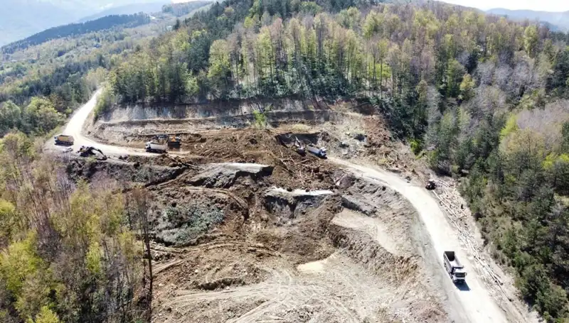 Kastamonu-Çatalzeytin Kara Yolunda Heyelan: Yol Kapatıldı, Güvenlik Önlemleri Artırıldı