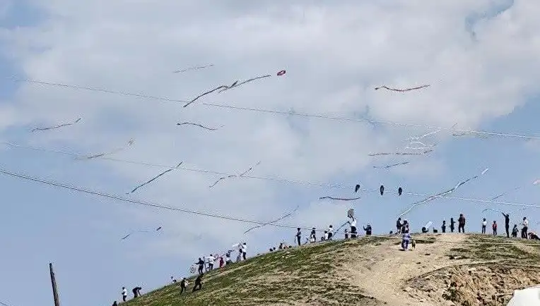 İstanbul'da Uçurtma Şöleni: Renklerin Dansı Gökyüzünde Yaşandı