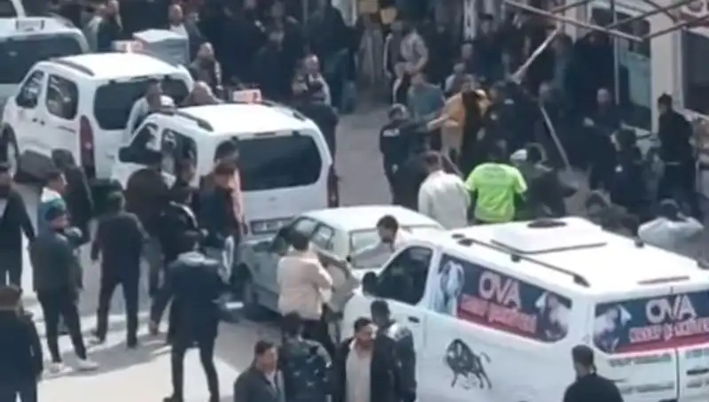 Erciş'te Taşlı Sopalı Saldırı: 7 Kişi Gözaltına Alındı