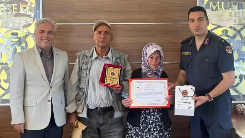 Tek Varlarını Jandarmaya Bağışlayan Aile, Birlikte Olmanın Gücünü Gözler Önüne Serdi