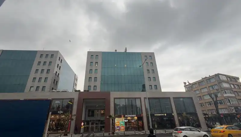 İBB Medya AŞ'ye Yapılan Polis Baskını: Bilgisayarların Ele Geçirilmesi Üzerine Tartışmalar