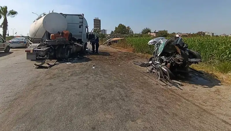 Adana'da Tanker Faciası: Otomobil ve Kamyon Karıştı!