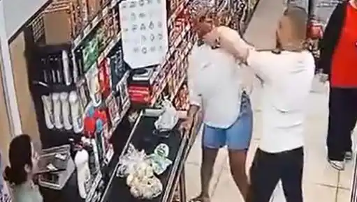 Markette Kasa Sırasında Şok Edici Saldırı: Çocuğunun Gözlerinde İnanılmaz Anlar