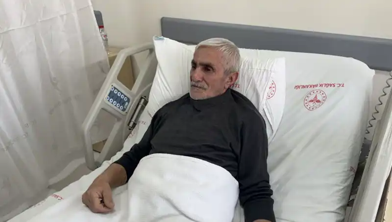 Gözünü Gazoz Kapağına Kaptıran Genç, Şaşkınlık Yarattı