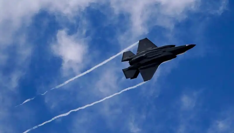 Atina'da Türkiye ile F-35 Tansiyonu: ABD'nin Sinyalleri Ne Anlama Geliyor?