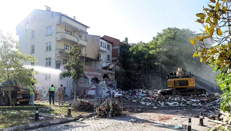 Sındırgı'da Sarsıntılar Devam Ediyor: Son Günlerde 4.0 Şiddetinde Depremler!