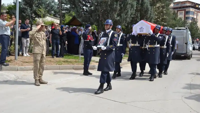 Şehitlerimiz Saygıyla Anıldı: Gözyaşlarıyla Uğurlama Töreni