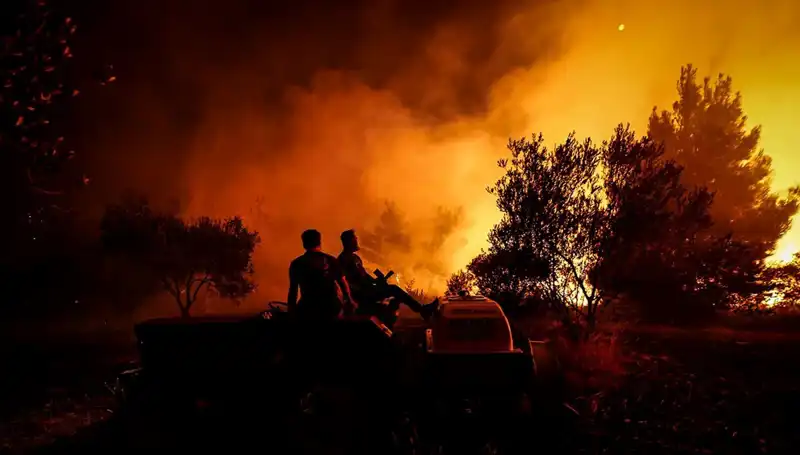 Çanakkale'deki Orman Yangını Korkuttu: 785 Kişi Tahliye Edildi